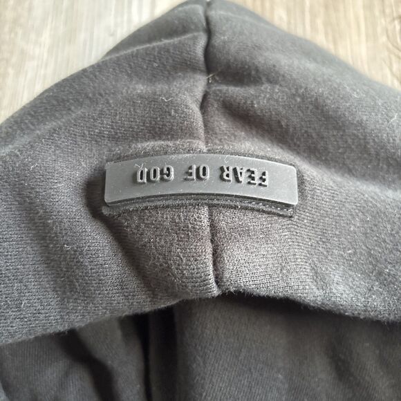NWOT Essentials Fear Of God Essentials Black Oversized Hoodie Size XS - Picture 2 of 9